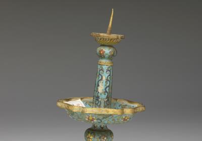 图片[2]-Copper candle stand in cloisonne enamels from a five-piece altar set, Qing dynasty (1644-1911)-China Archive